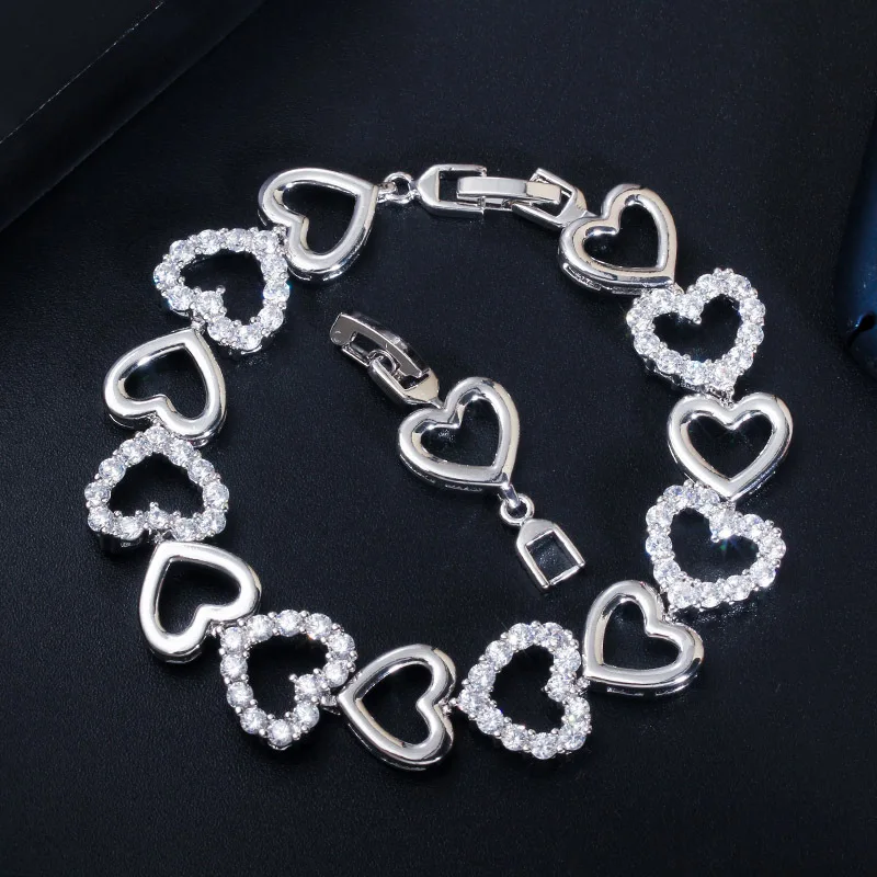 

New Design Hot Selling Wedding Bride Jewelry Romantic Hollow Love Heart Bracelet Cubic Zirconia Heart Bridal Bracelet Women