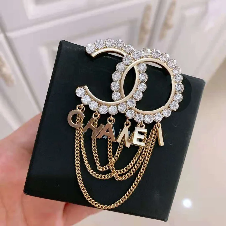 

New Designer Pearl Rhinestone Tassel Lock Chain Brooch Brooches in bulk Women luxury Latest 2021 with famous brand