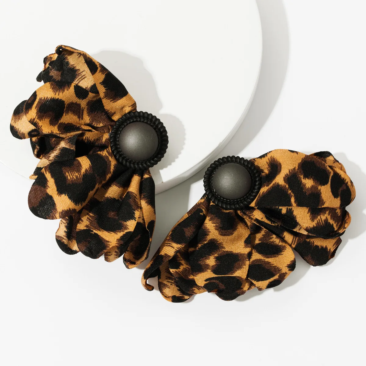 

Europea America Autumn Exaggerated Big Lace Fabric Flower Shape Earrings Leopard Print Flower Stud Earrings, As pictures