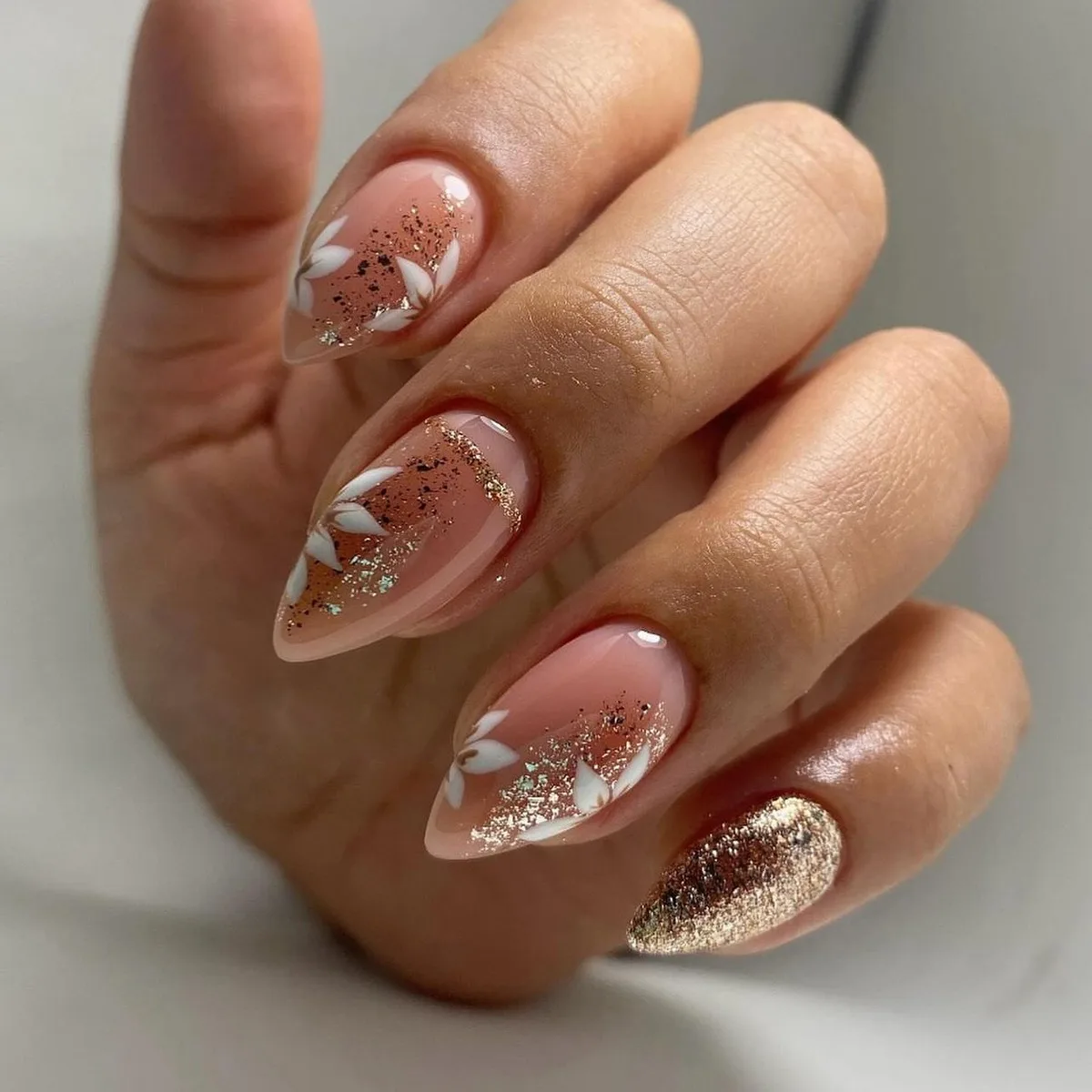 24 Pcs Almond Gold Glitter Summer Pastel Floral Nail Design Acrylic Press on Nails Artificial Fingernail False Nails 3261