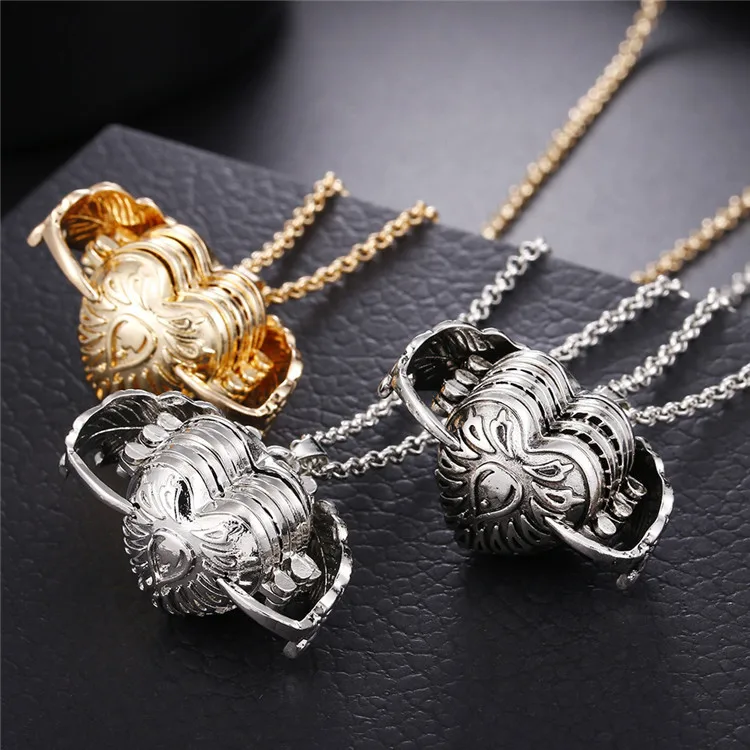 

2021 Hot Sale Love Multilayer Necklace Angel Wing Pendant Retro DIY Openable Photo Necklace, Picture shows
