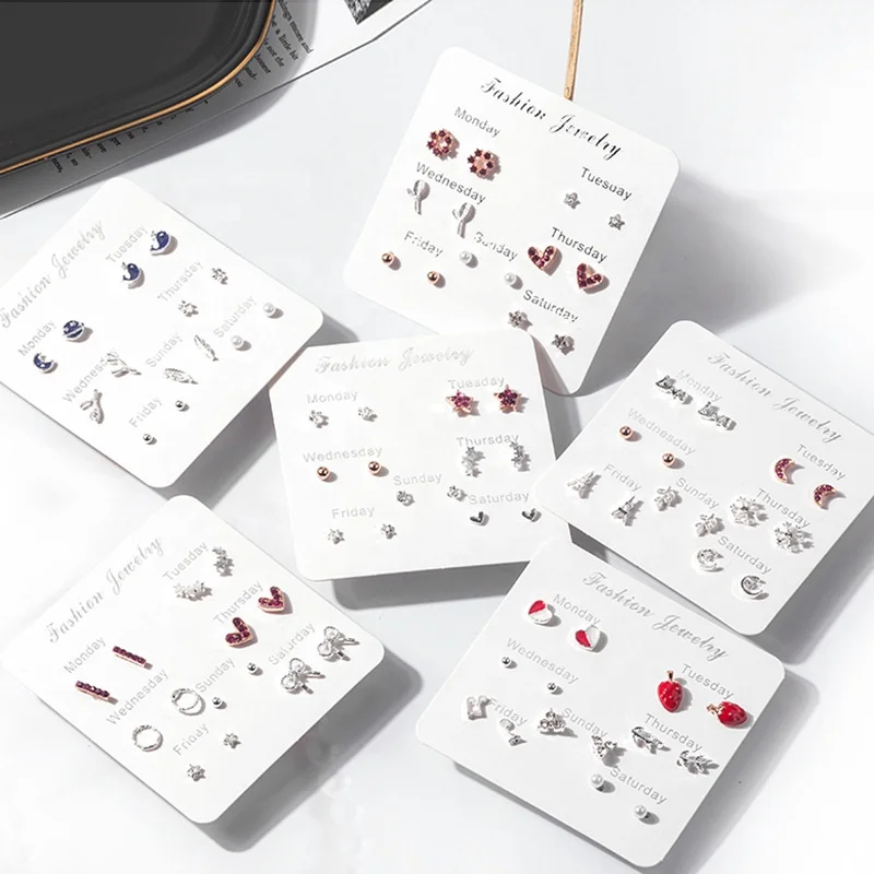 

Cheap women girl new 7 pairs of one-week stud earrings are simple and versatile for students