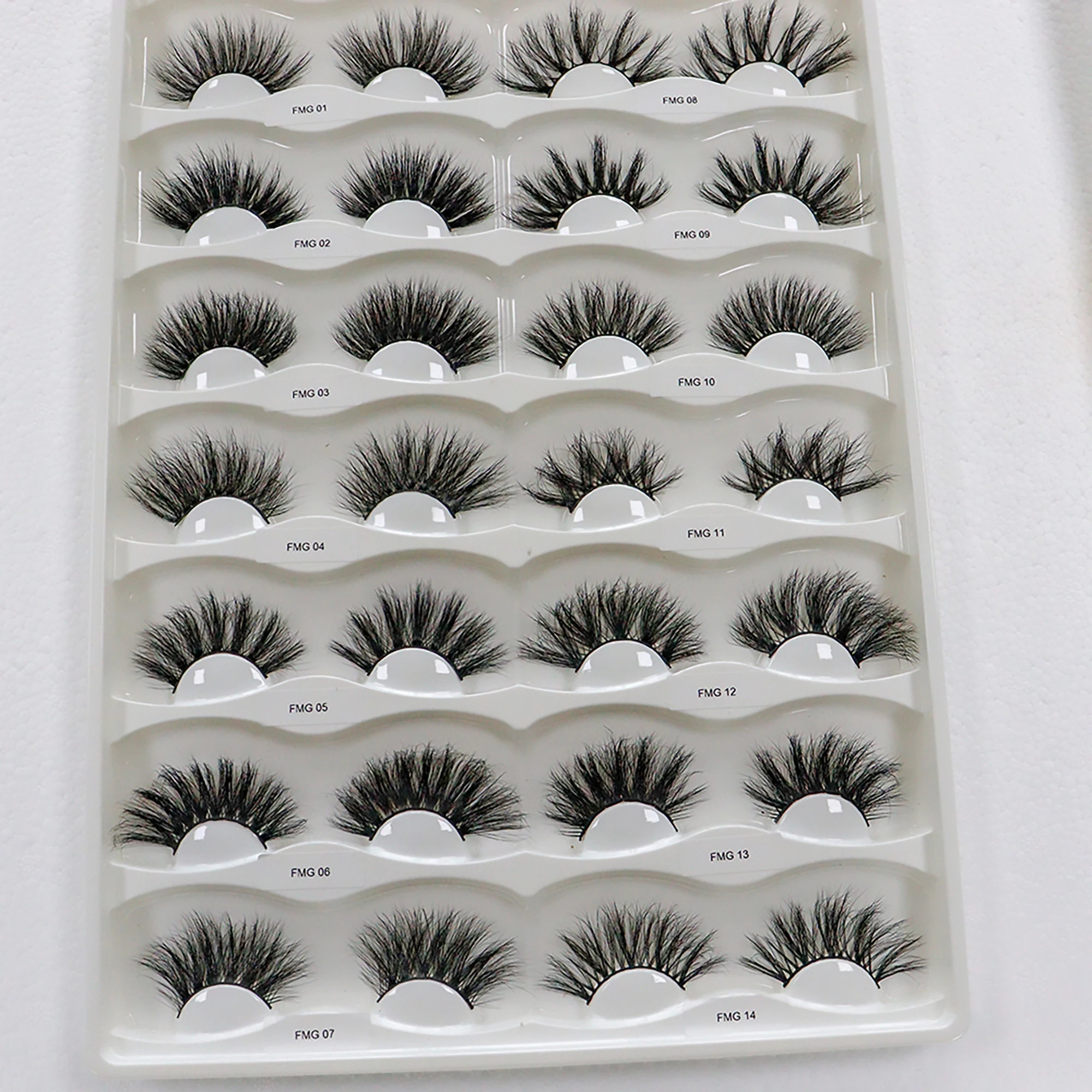 

Cheap Sample Wholesale Faux Mink 25Mm Lashes Cruelty Free 25 Mm Faux Mink Eyelashes Wispy Vegan Strip Cils With Customized Boxes, Natural black