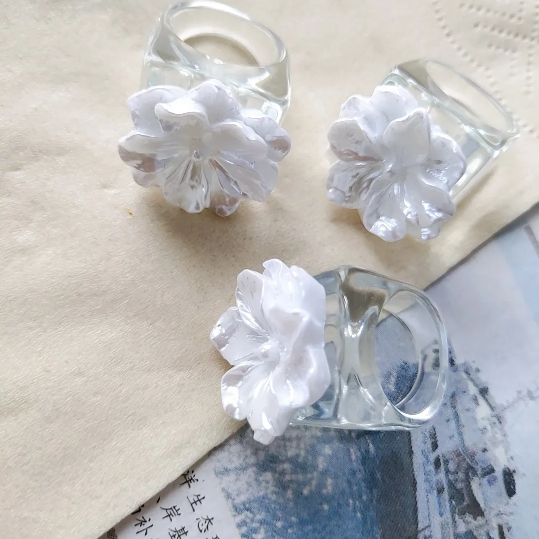 

JUHU 2021 Fashion Best Selling Acrylic Simple flower rings colorful Ring Shell Resin Link Ring Jewelry Wholesale