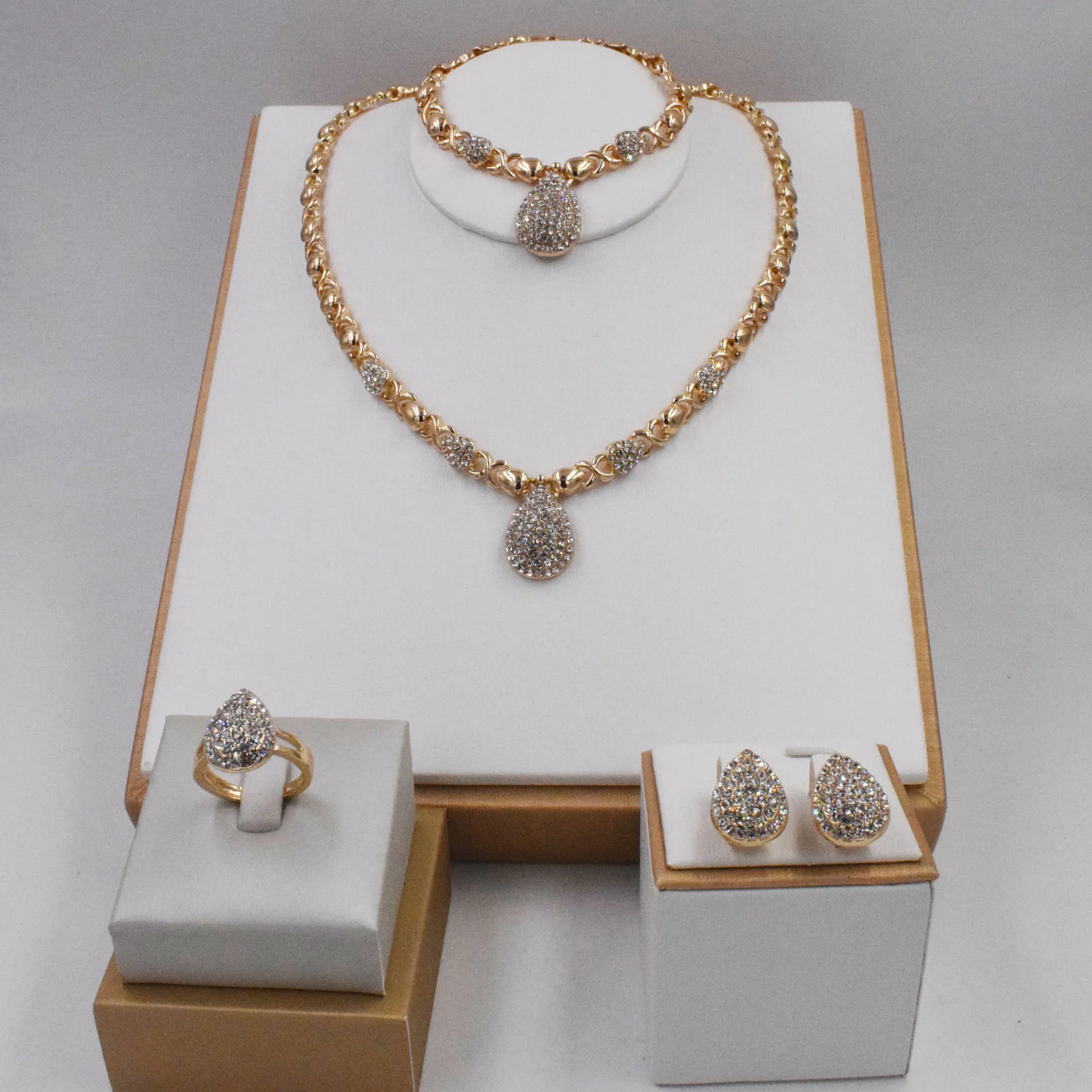 

2020 High quality 18K gold-plated X O fashion jewelry set NT0018, Gold color