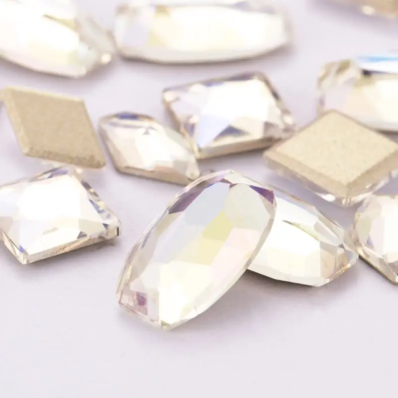 

Xiaopu Moonlight K9 Glass New Design Flat Back Nail Stones