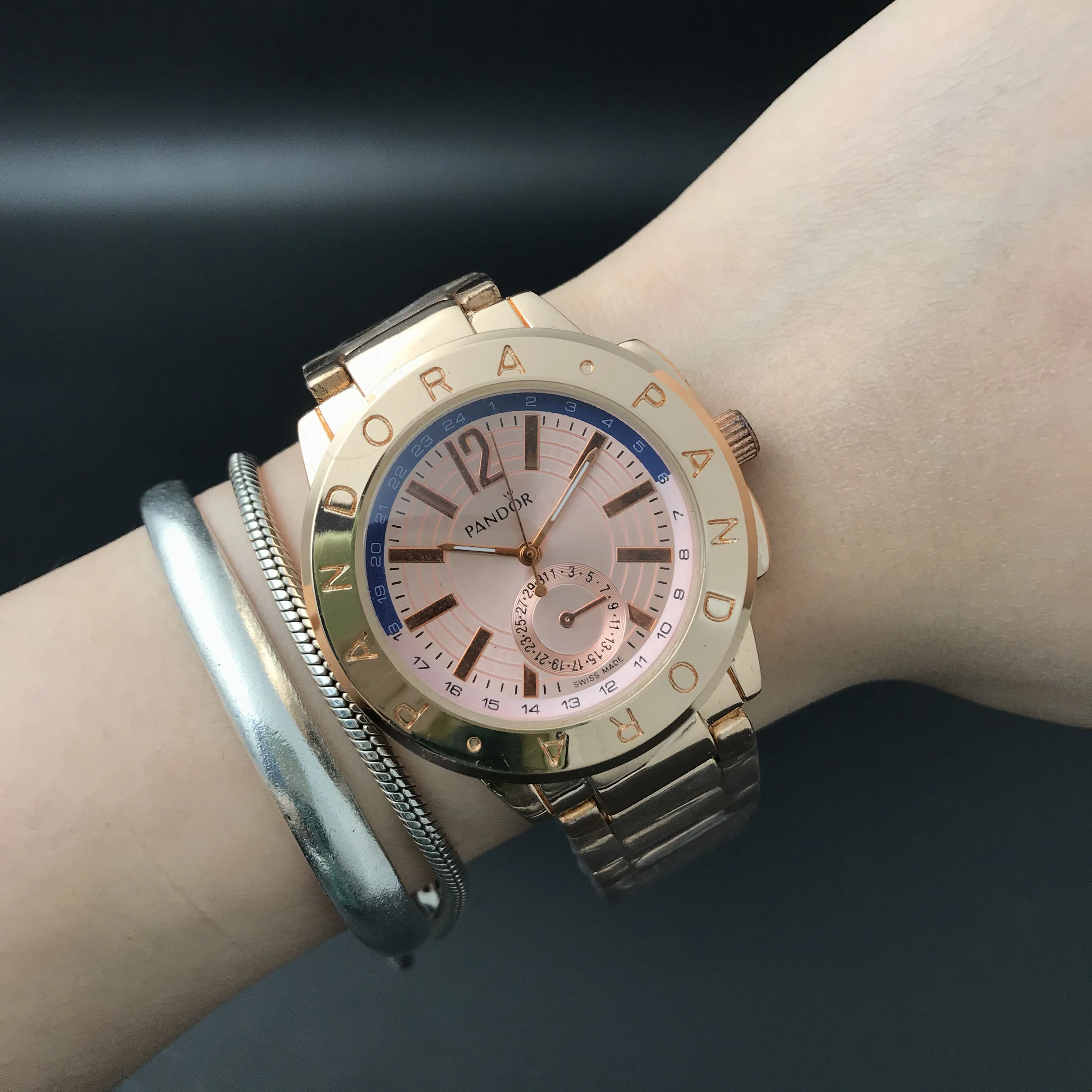 

Factory Wholesale Fashion Beautiful Quartz Watch Free Shipping, 5 colors