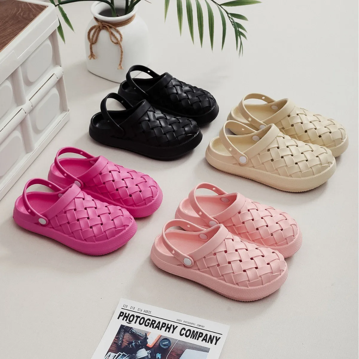 Unisex EVA Clogs & Mules Shoes for Women Hard-Wearing Quick-Drying Indoor Outdoor Slippers for Ladies