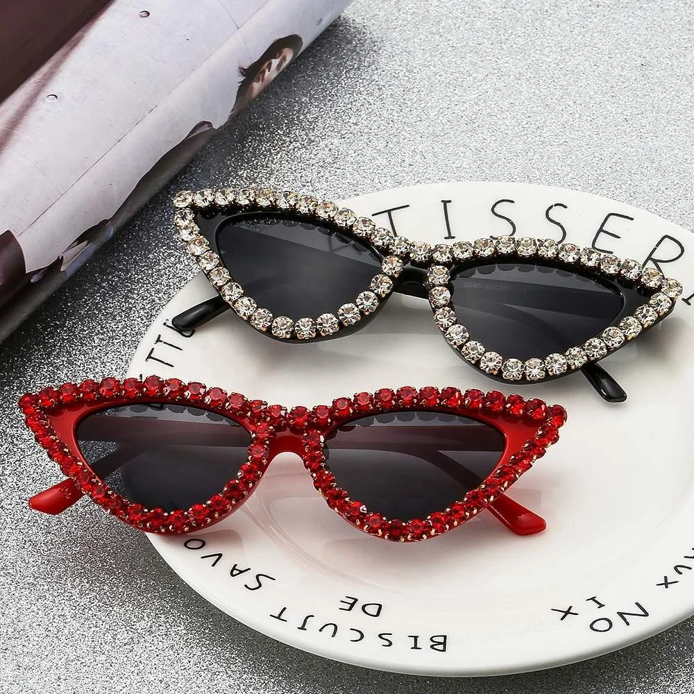 

Wholesale Retro Triangle Cat Eye Big Diamond Sunglasses For Women, Colors