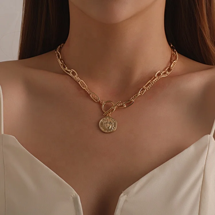 

punk style personality fashion men and women gold round pendant necklace