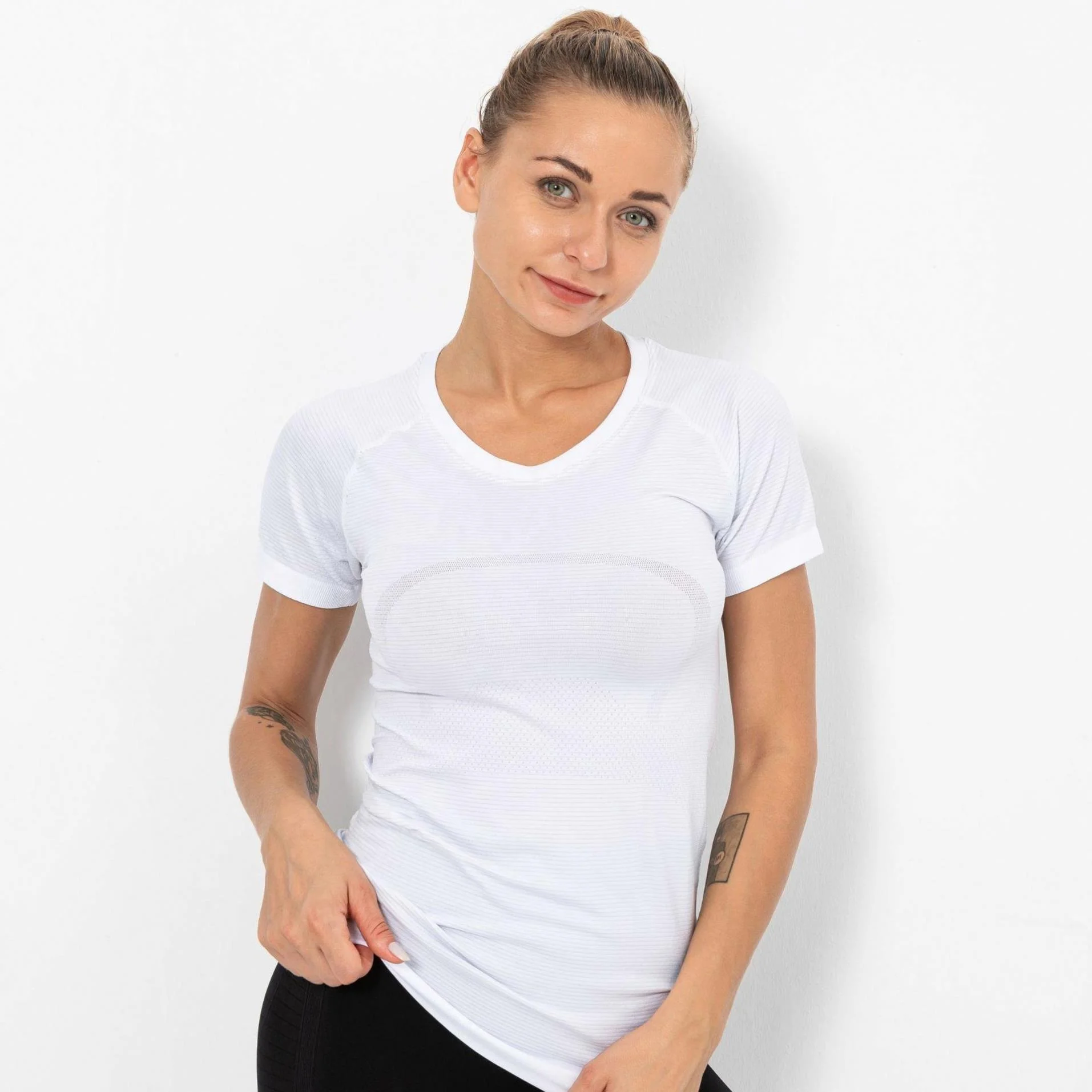 

Wholesale Hight Quality Quick-Dry Workout Clothes The Same As Lulu Women Sportswear Fitness Top Running Tshirts, Customized colors