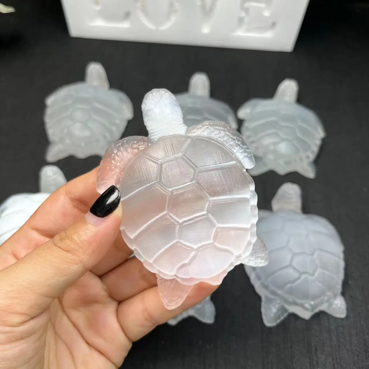 

Wholesale Natural Healing Stone Crystal Carvings Beautiful Selenite Turtle For Decoration