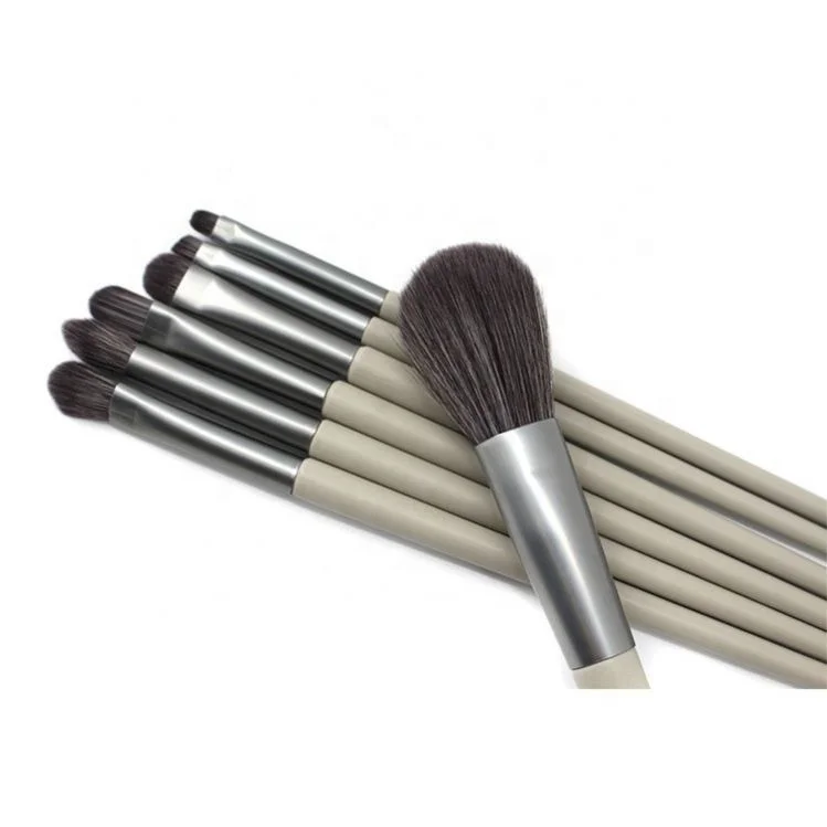 

Design Portable 7-Piece Makeup Brush Set With Red-Crowned Crane Linen Bag, Pics