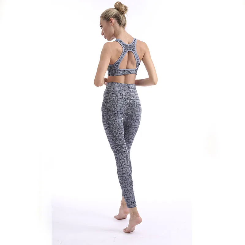 

Bodytrainer Crozzling Pattern Sublimation Print Seamless Knitting Yoga Sports Set Bra and Leggings, White, black, blue, purple, gray