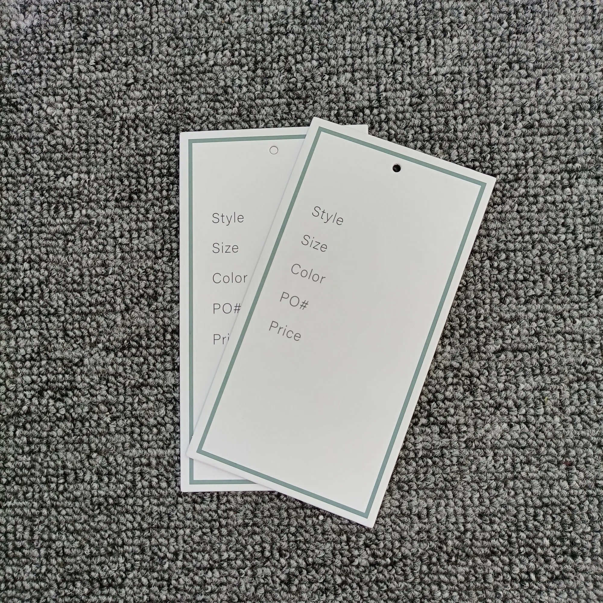 

Custom 4*9cm white paper garment hang tag clothing price tag with own logo for shoes, Cmyk