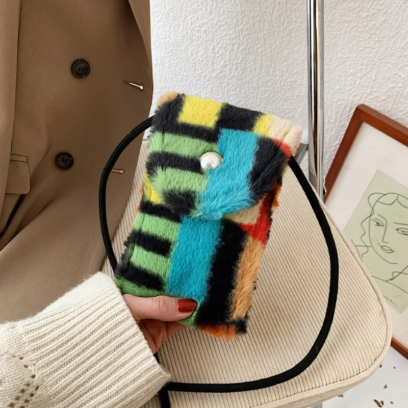 

China Supplier Winter Chic Trendy Fur Crossbody Bag For Women Messenger Phone Holder Purses Handbags 2021