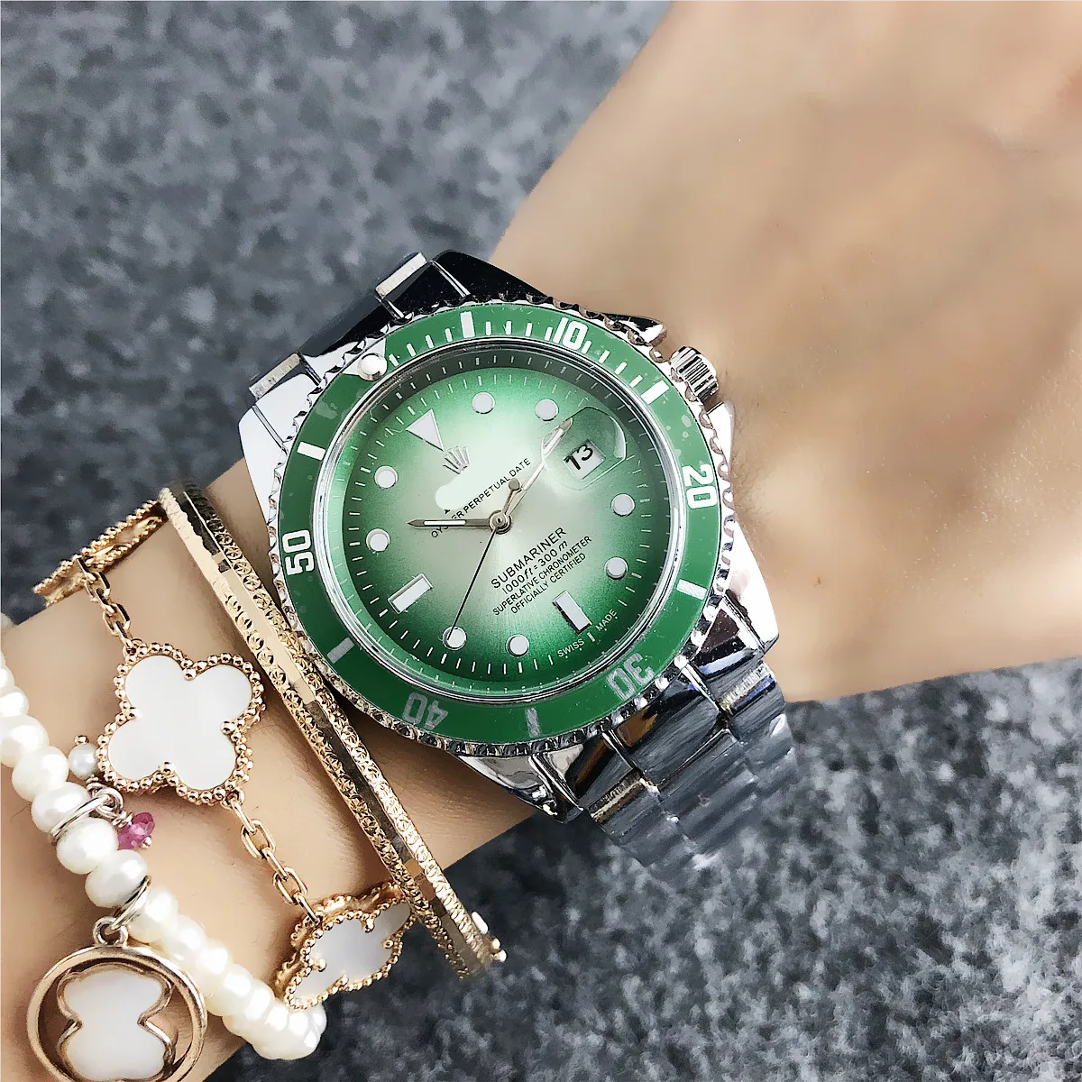 

quartz date top brand watch 2021 mens women retro design analog alloy 2018 new arrival ladies wear gold wrist watches, Customized colors