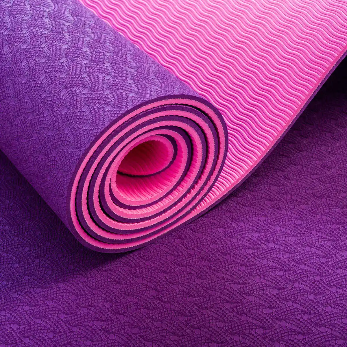 

Non Slip TPE Natural Rubber Reversible OEM Yoga Mat, Red,yellow,blue etc