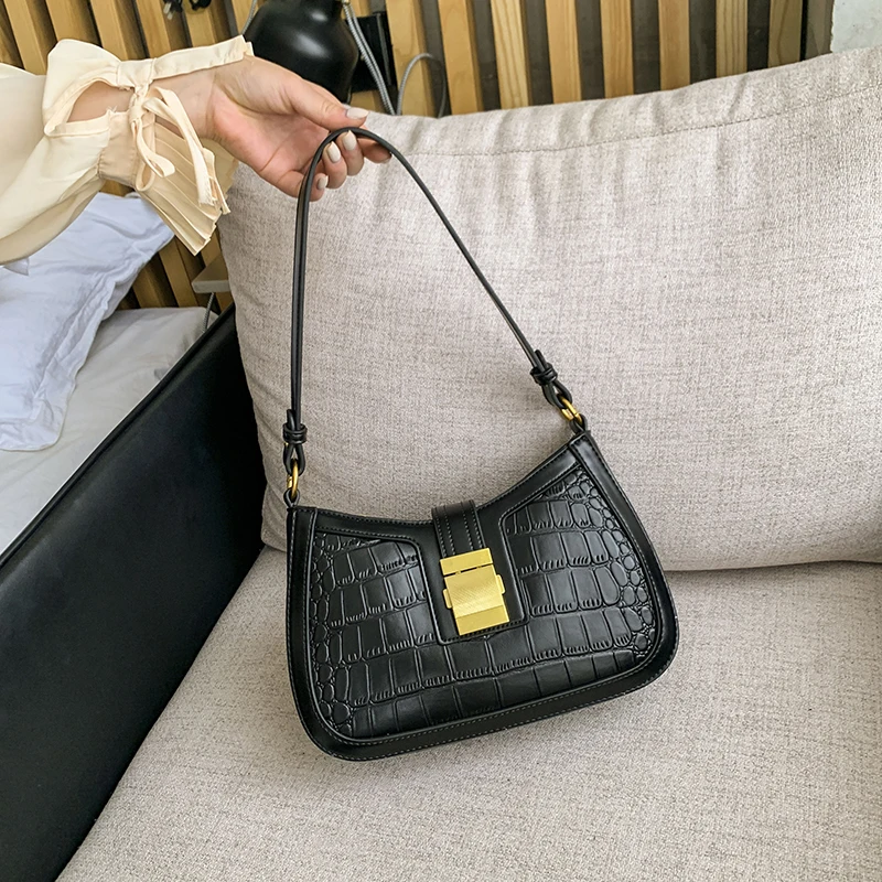 

2020 new shoulder chain diamond lock female bag