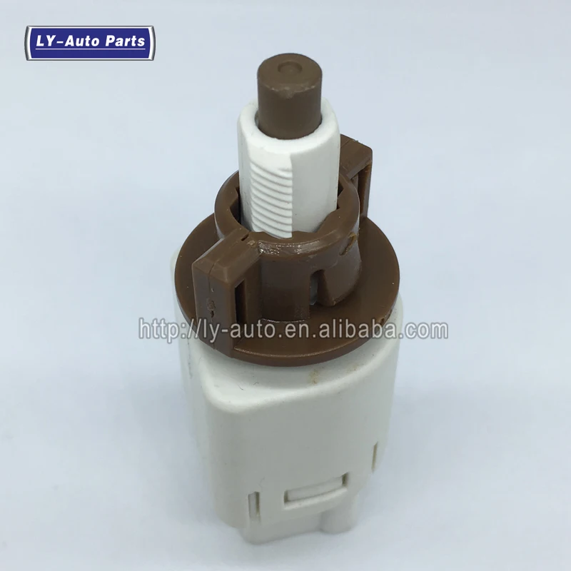 Brake light switch 8434019025 For Toyota FJ Cruiser Camry Rav4 4