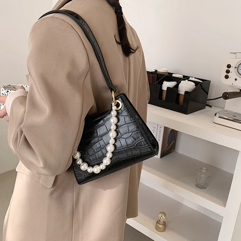 

XP1337 French texture small 2020 new trend solid color one-shoulder pearl underarm bag femininity