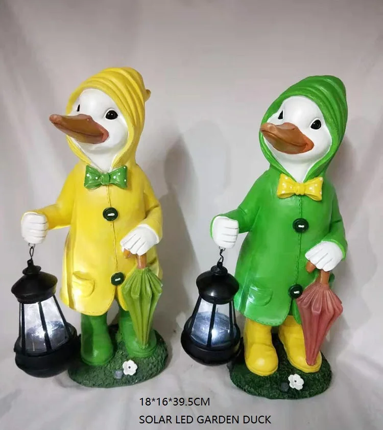 Puddle Duck Green Rain Mac With Watering Can Statue Ornament Figurine 