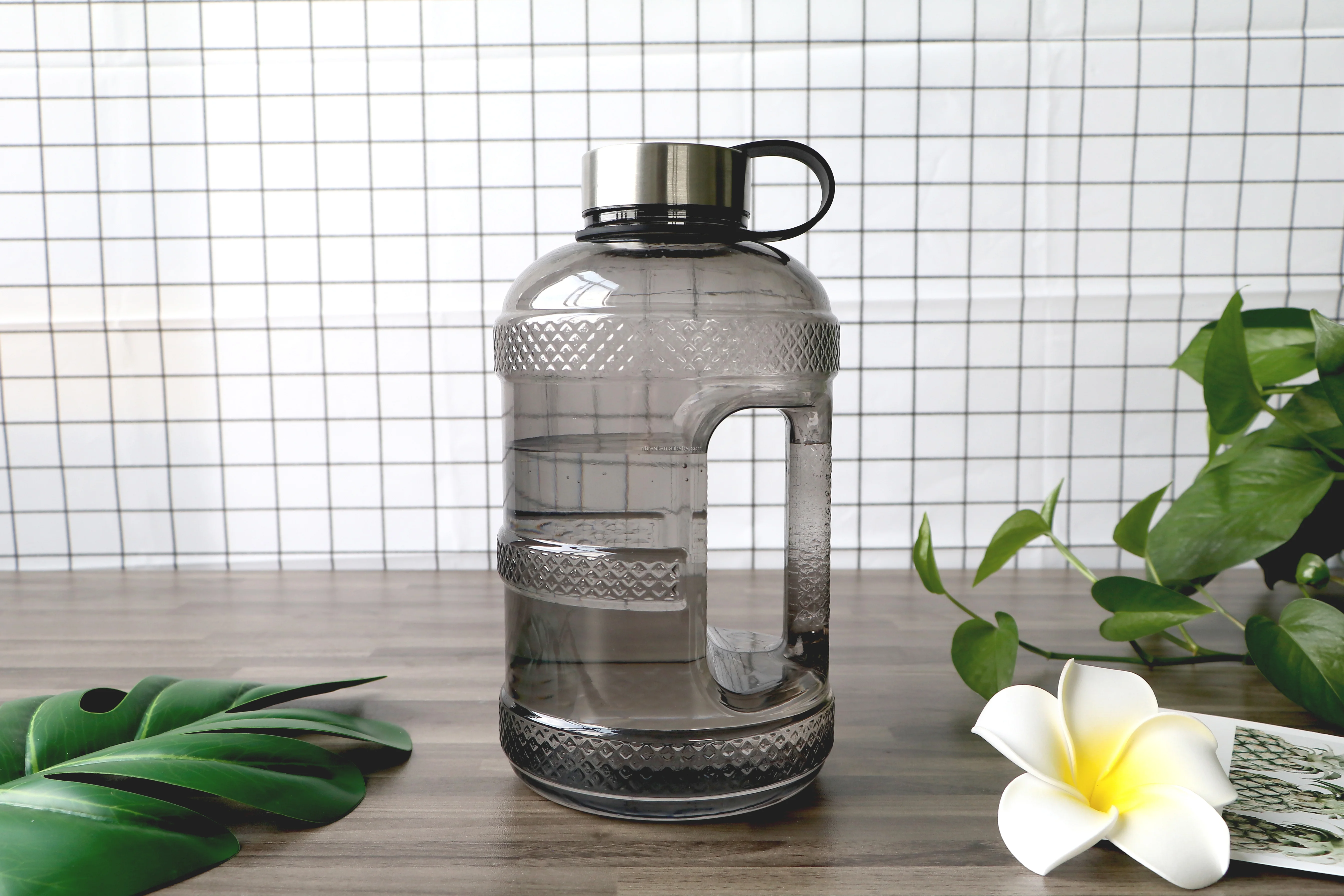 2 升水瓶黑色半透明便携式塑料水瓶免费时尚健身哑铃水瓶 - buy 2 升