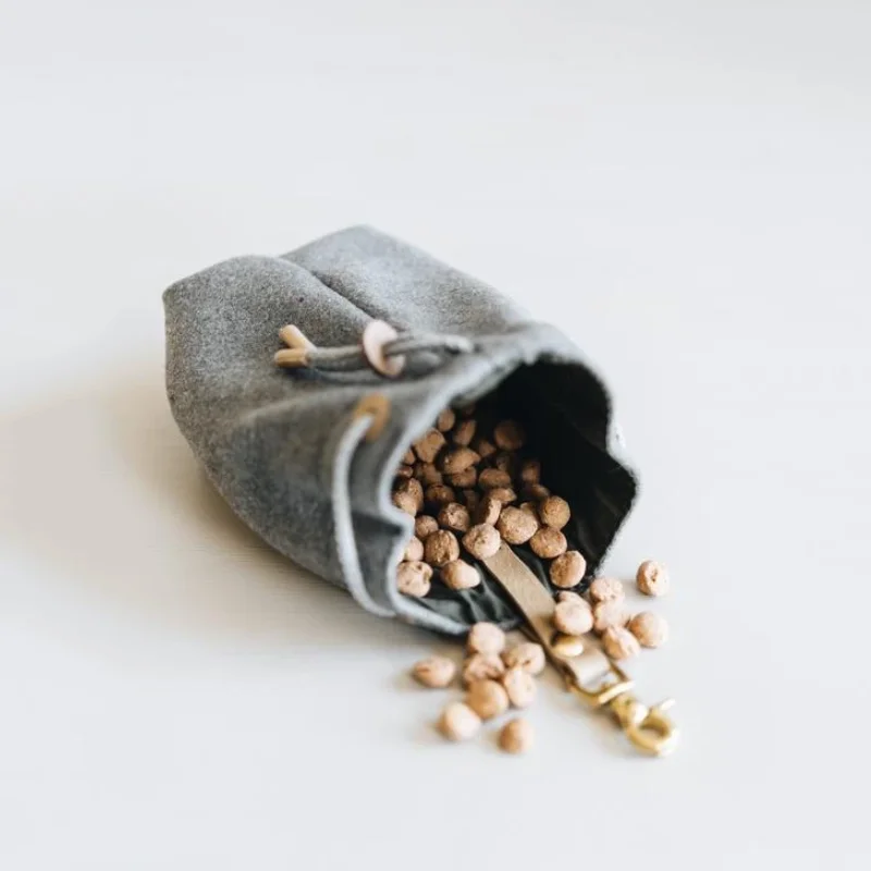 

New Design Felt Pet Snack Bag Leather Dog Puppy Treat Bag Pouch Dog Treat Bag for Hikes Walking, Green,grey &custom