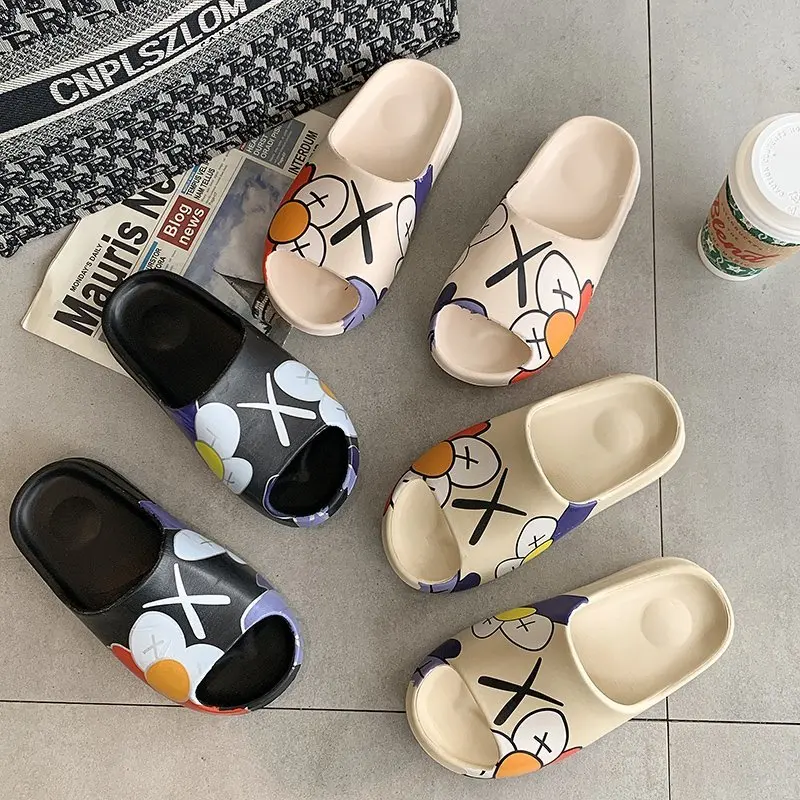 

New Colors Mens Yeezy Slides Slippers Shoes Unisex Foam Cushion Sneakers 2020 Home Beach Sandals Yezzy Cartoon Print Flame