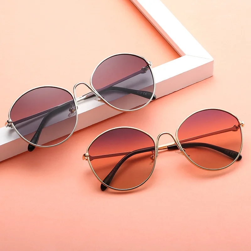 

New sunglasses women Europe and the United States fashion versatile sunglasses fashion colorful sunglasses