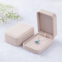 

White Color Velvet Necklace Gift Box Necklace Packaging Box