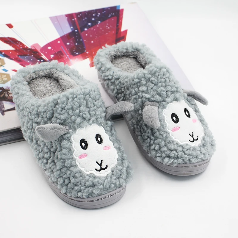 

2021 fashion hot-selling cute cartoon plush slippers for boys girls non-slip indoor home children's slippers winter cotton shoes