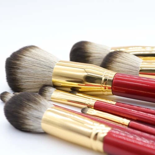 

2021 high-end atmosphere similar to snow fox fur professional makeup brush set, Red