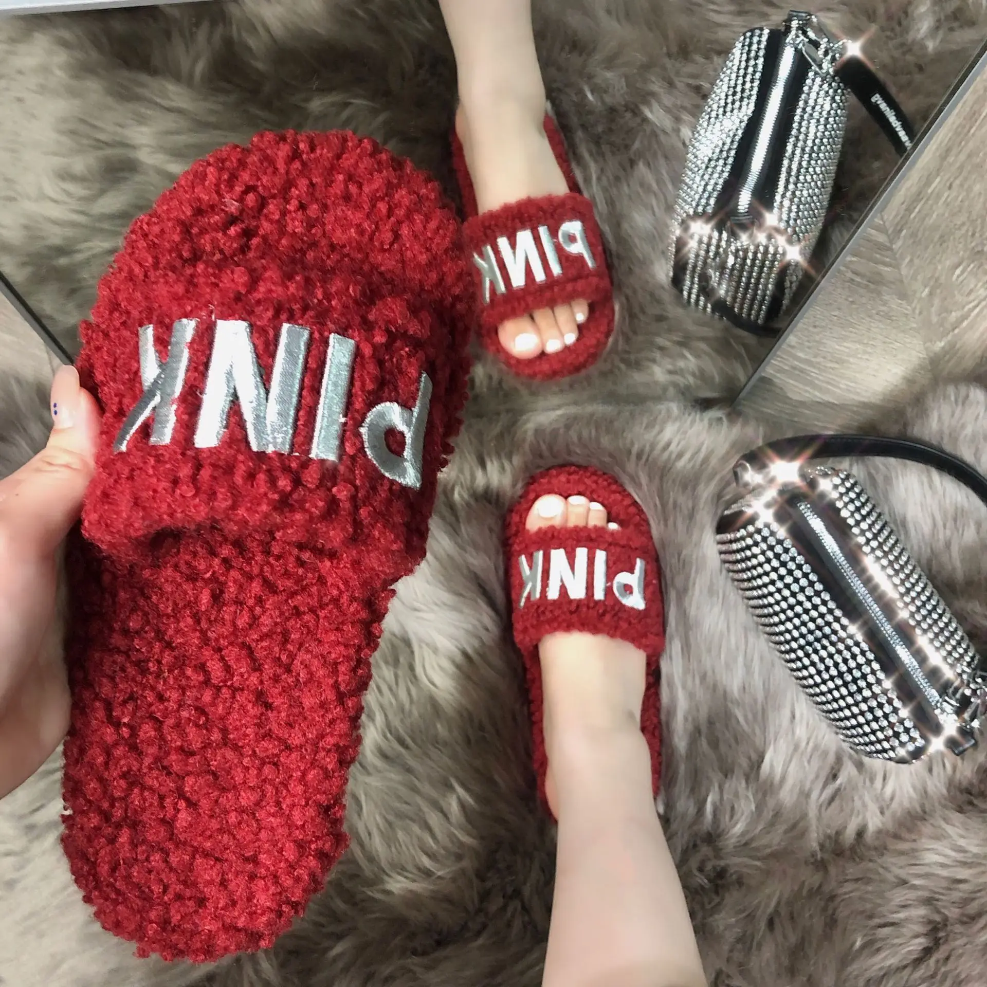 

Dropshipping plush slippers custom logo winter fur women slide sandals outdoor slippers