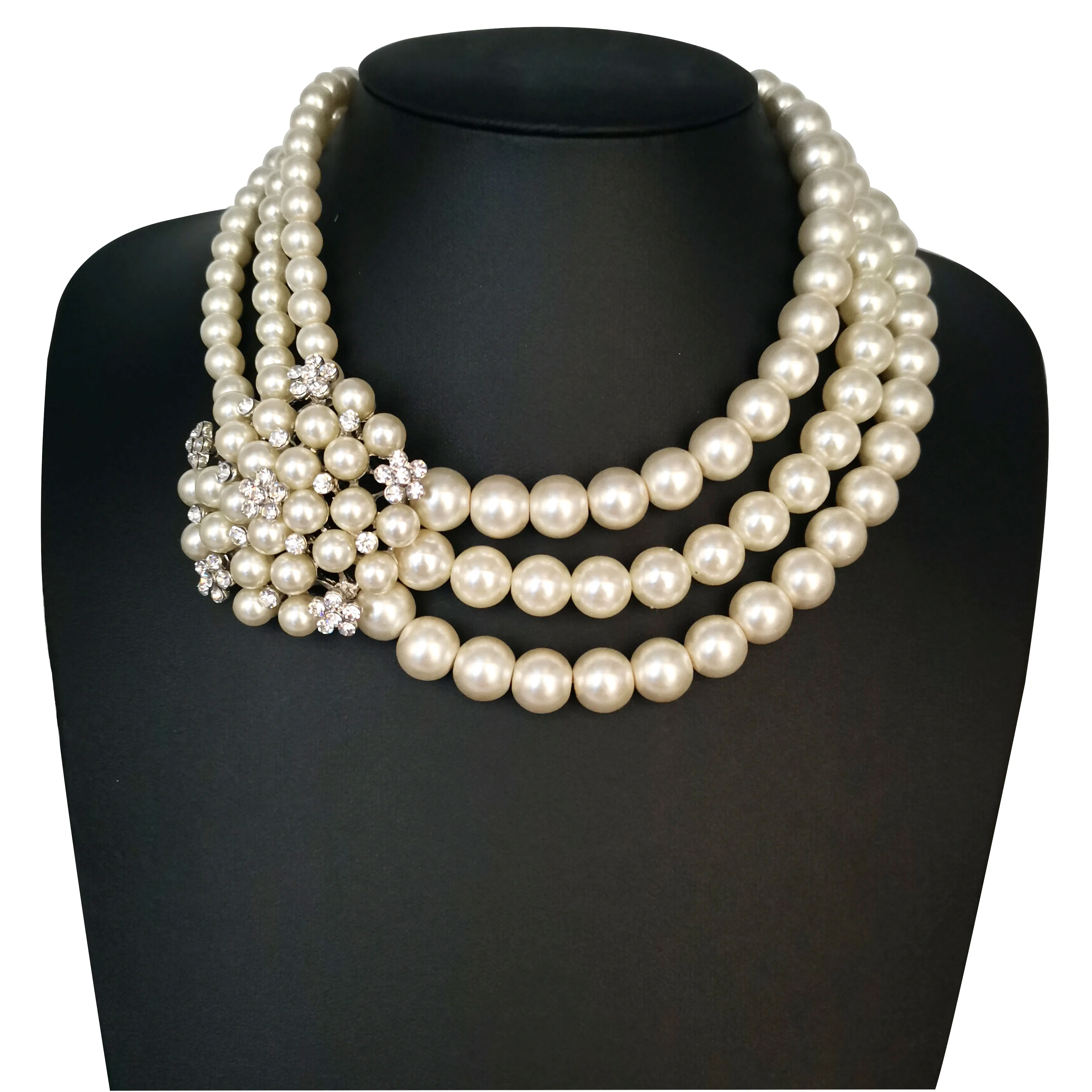 

2021 latest fashion 18 inch party Diamond Jewelry Necklace Charm multi layer handmade pearl necklace lady