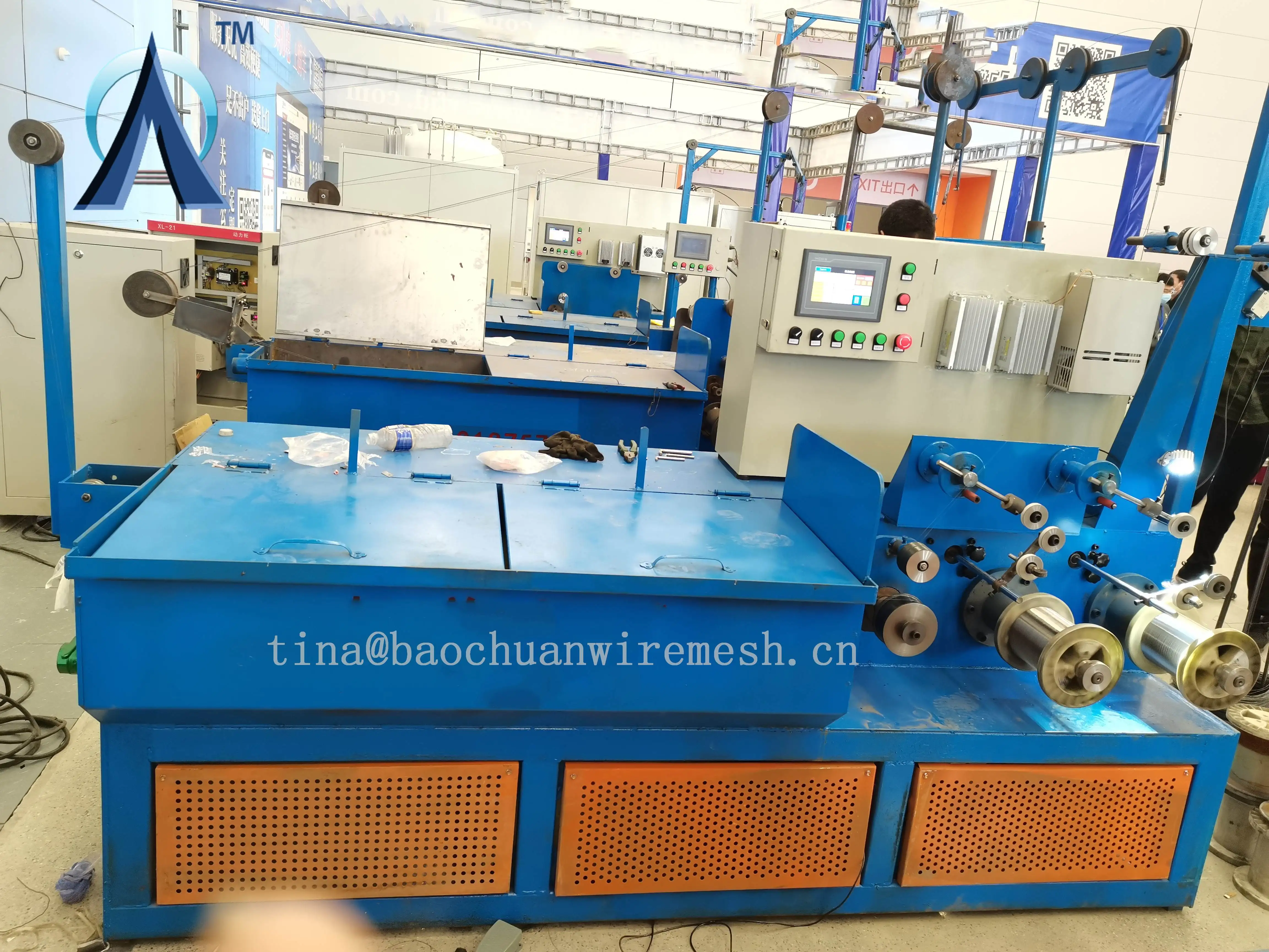 Stretching steel iron rod straight line wire drawing polishing machine.jpg