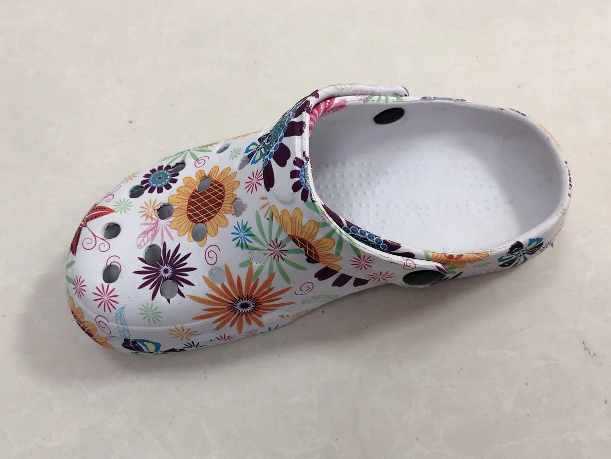 New Design Many Sun Flowers Hotel Kitchen Chef Injection Shoes Medical Women Nurse Clogs or Kid Shoes