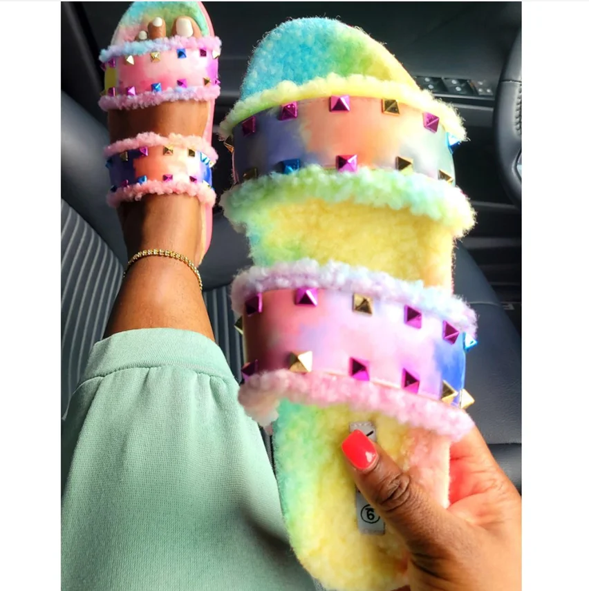 

2021Women Winter platform sandal outdoor Slipper Fashion Metal chain Fur Slippers, Customized color
