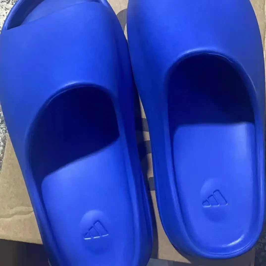 

Summer Slippers 2021 Logo Custom Unisex Designer Men Slipper Yeezy Sandals Plus Size Yeezy Slides Women