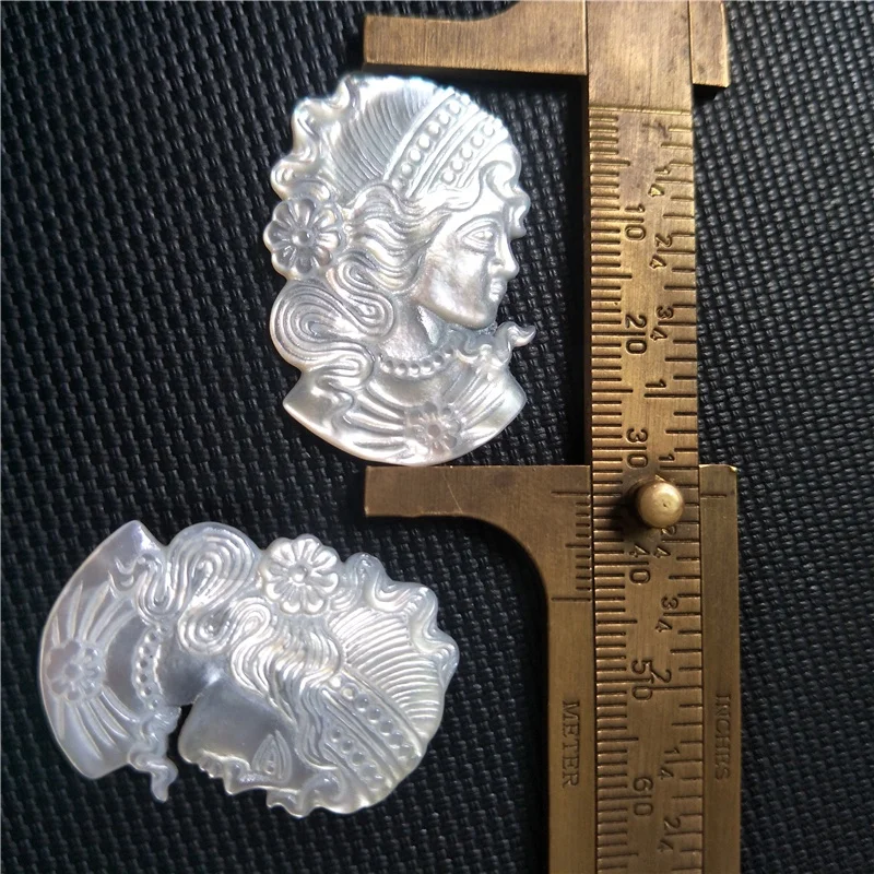 

Natural shell carving cameo beautiful head is suitable for inlaying pendant jewelry, White