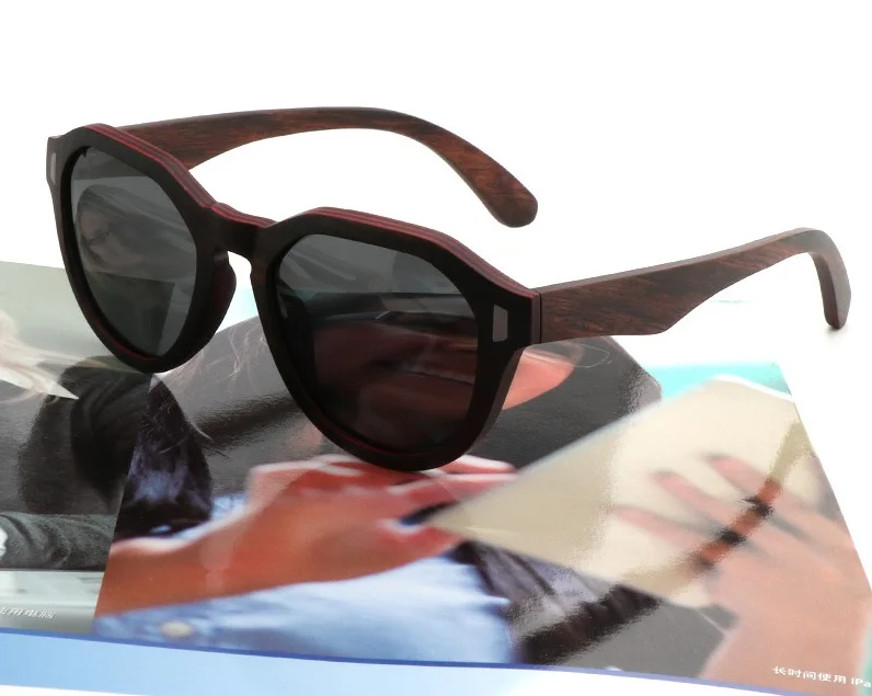 

2022 Latest Wood Fashion Sunglasses Retro Men Bamboo And Wood Shades Custom Logo Wooden Sunglasses