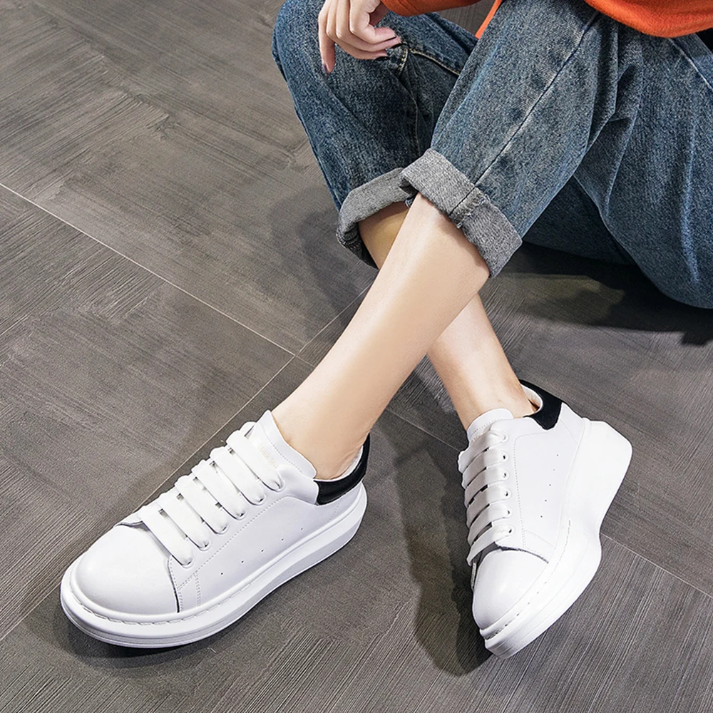

2021 New Arrival Comfortable Fitting PU Women Sneaker White Women's Casual Shoes