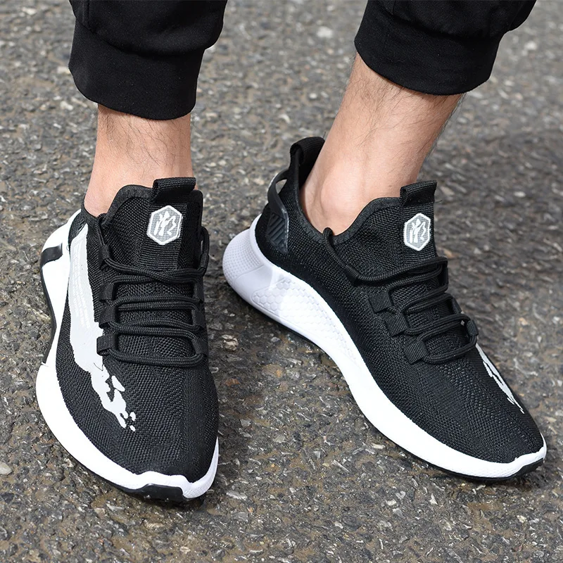 

2021 new summer men's shoes Korea version breathable running shoes men's sports casual shoes fly mesh top for mens