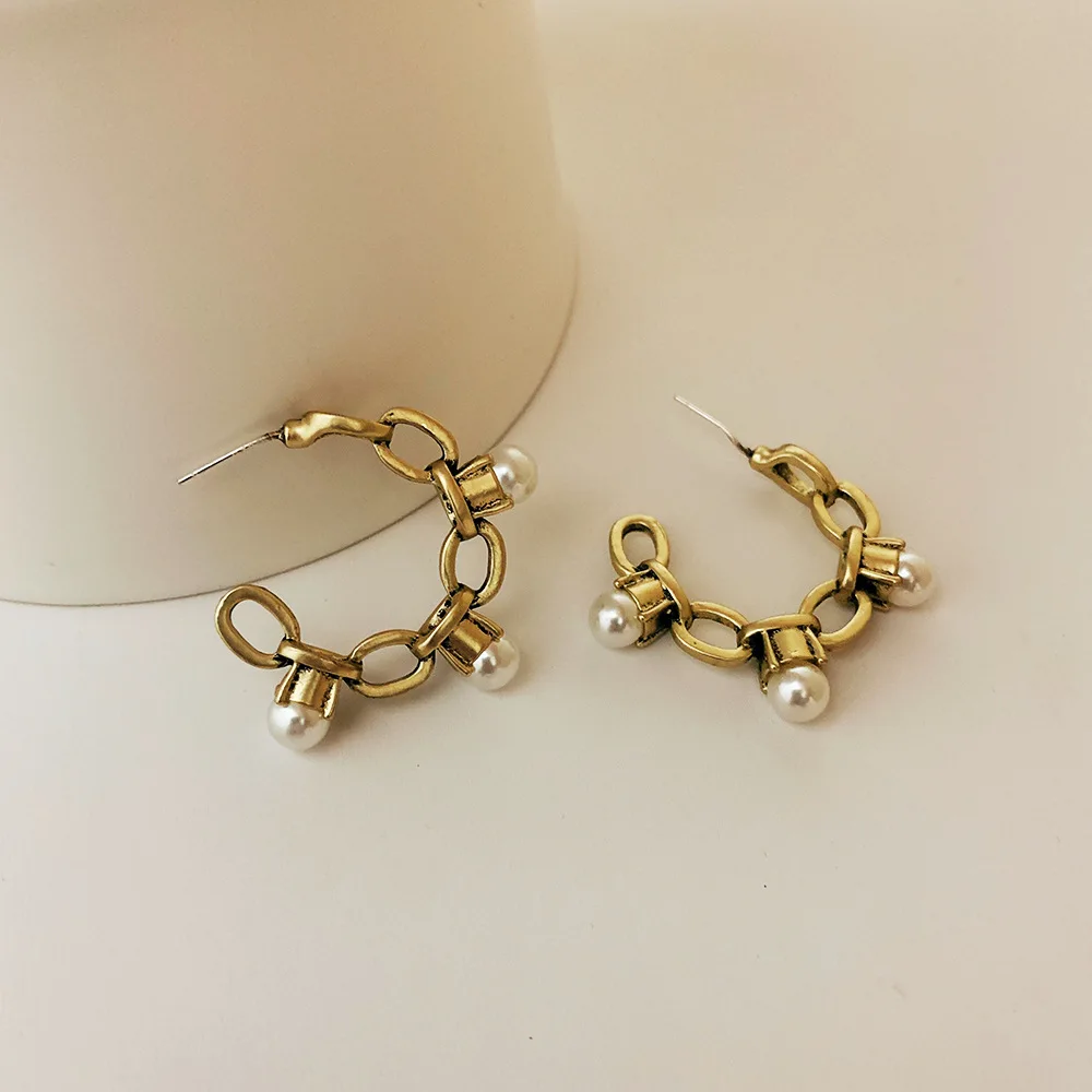 

JUHU New retro and old metal chain earrings simple and versatile pearl earrings C-shaped alloy jewelry for women, Gold