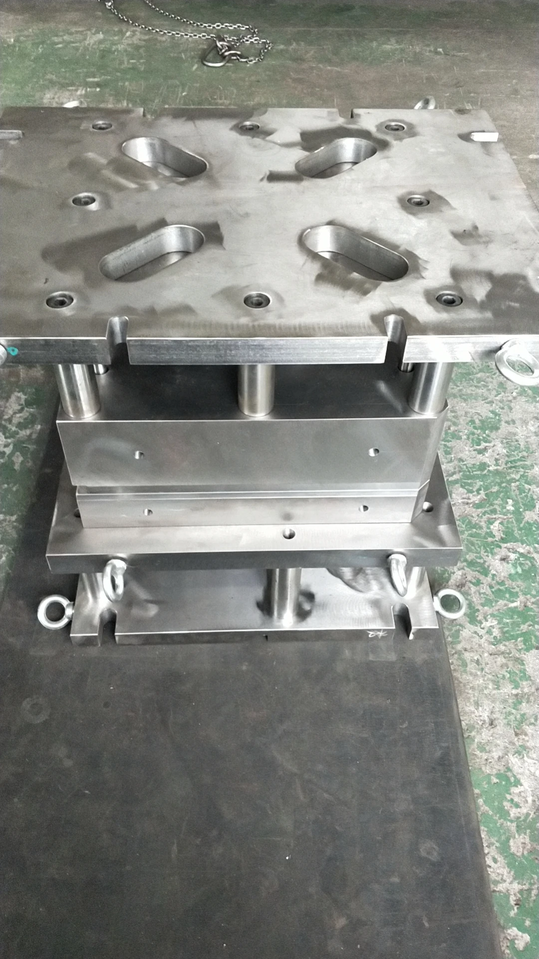 China Steel Casting Foundry Metal Pig Iron Machine Electric Furnace