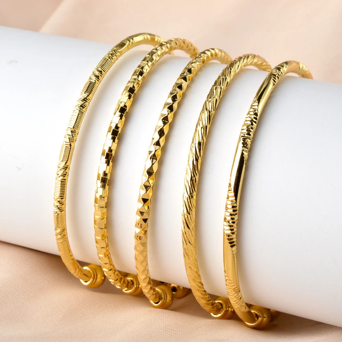 

2023 Luxury 18K Gold Plated Fashion jewelry Hip hop copper Cuff bracelet