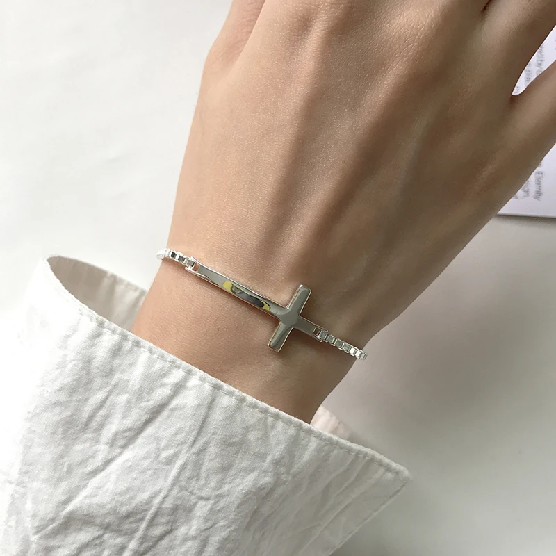 

Factory Price 100% 925 Silver Fashion Minimalism Delicate Cross Bracelets Fine Jewelry for Female