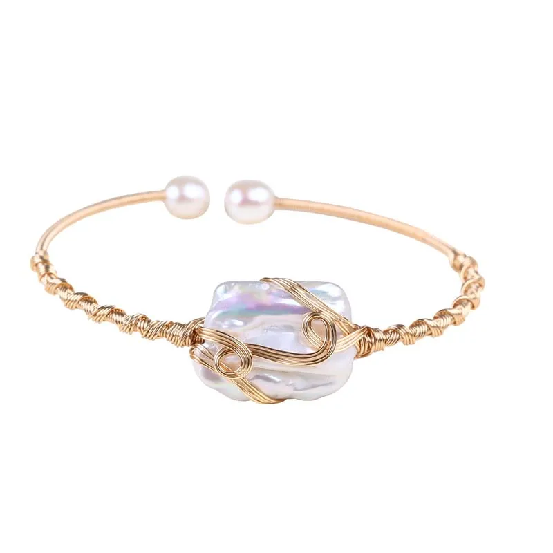 

Delicate 18K gold square Fashionable Baroque and natural freshwater pearl bracelet, White