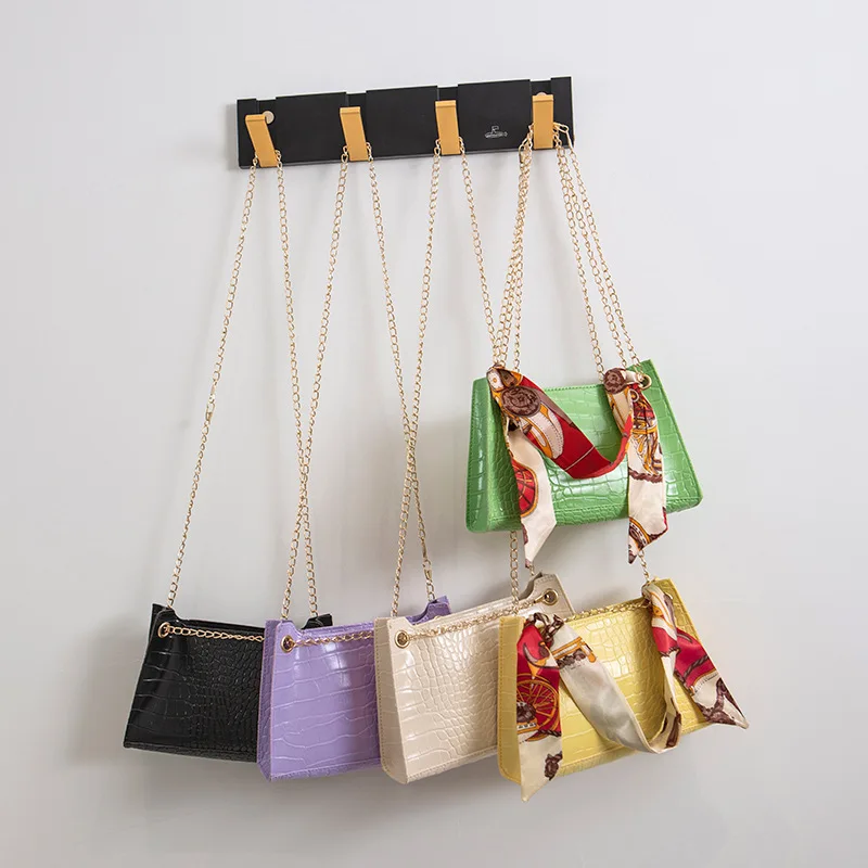 

Lady silk scarf arm with one shoulder cross-body bag small square bag