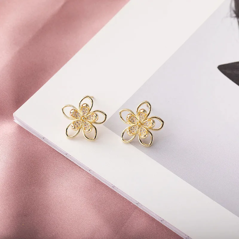 

Luxury Gold-Plated Flower Earrings Zircon Micro Pave Temperament Hipster Fashion Stud Earrings